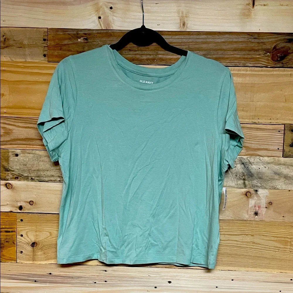 Old Navy size XL Light Sage Green Short Sleeve Cropped Soft Stretchy T-shirt